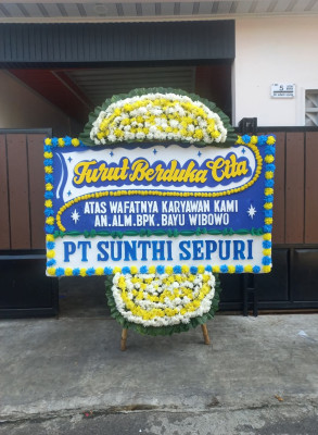 Papan Bunga Duka di Pangkalan Kerinci