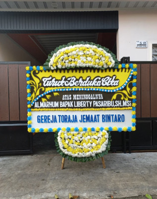 Papan Bunga Duka di Pangkalan Kerinci