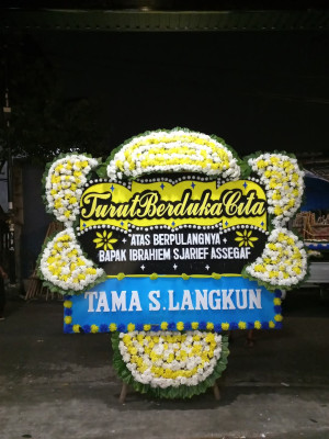 Papan Bunga Duka di Pangkalan Kerinci